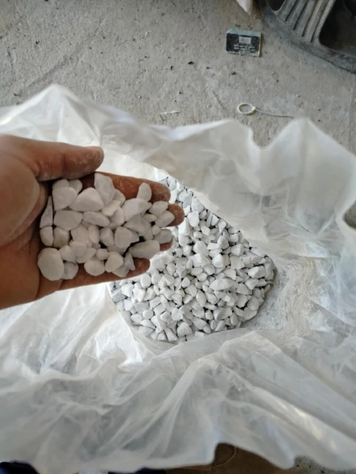 Gravier décoration للتزيين  Gravier de marbre . Sac   blanc   حصى رخامي  للحدائق والمنازل،