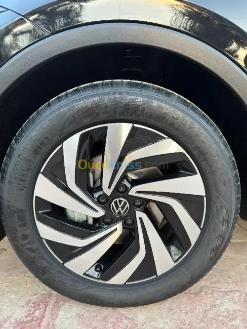 Volkswagen Tiguan 2025 Dragon black