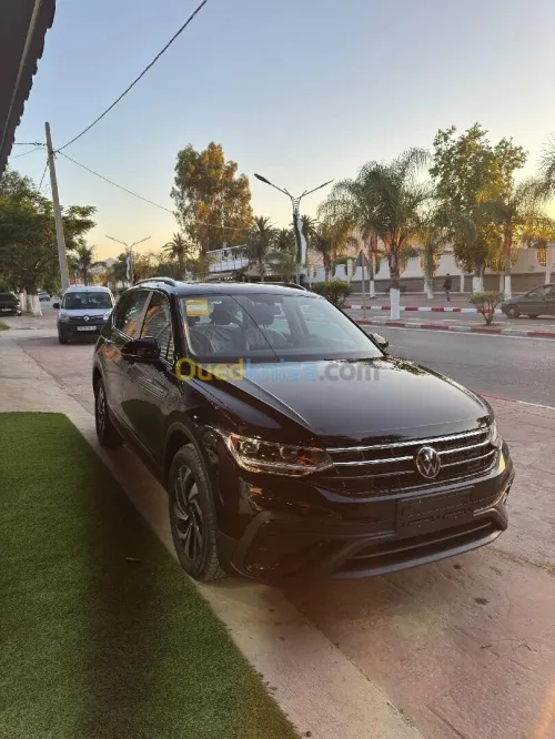 Volkswagen Tiguan 2025 Dragon black