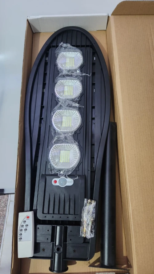 Projecteur Éclairage Public à Énergie Solaire 200W - مصباح الطاقة الشمسية 200 واط للإنارة العمومية والمشاريع الكبرى