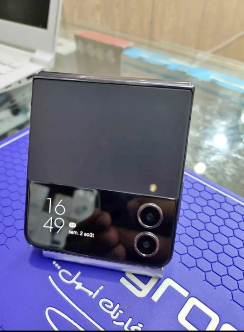 Samsung z flip 4 Z flip 4