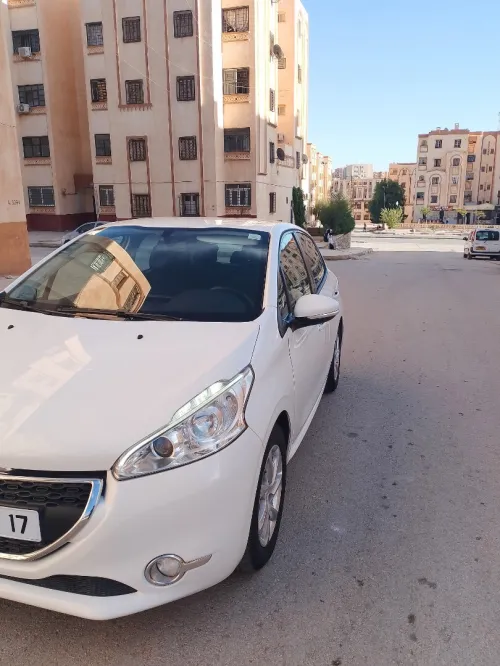 Peugeot 208 2015 Allure
