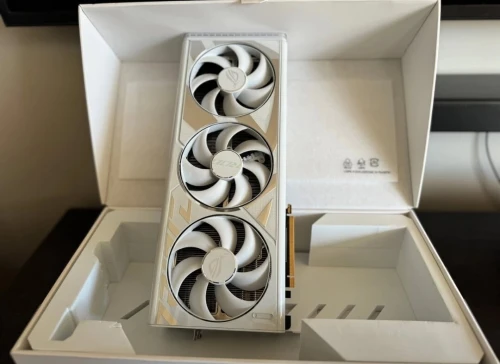 ASUS ROG Strix GeForce RTX 4090 24GB GDDR6X White OC Edition Graphics Card