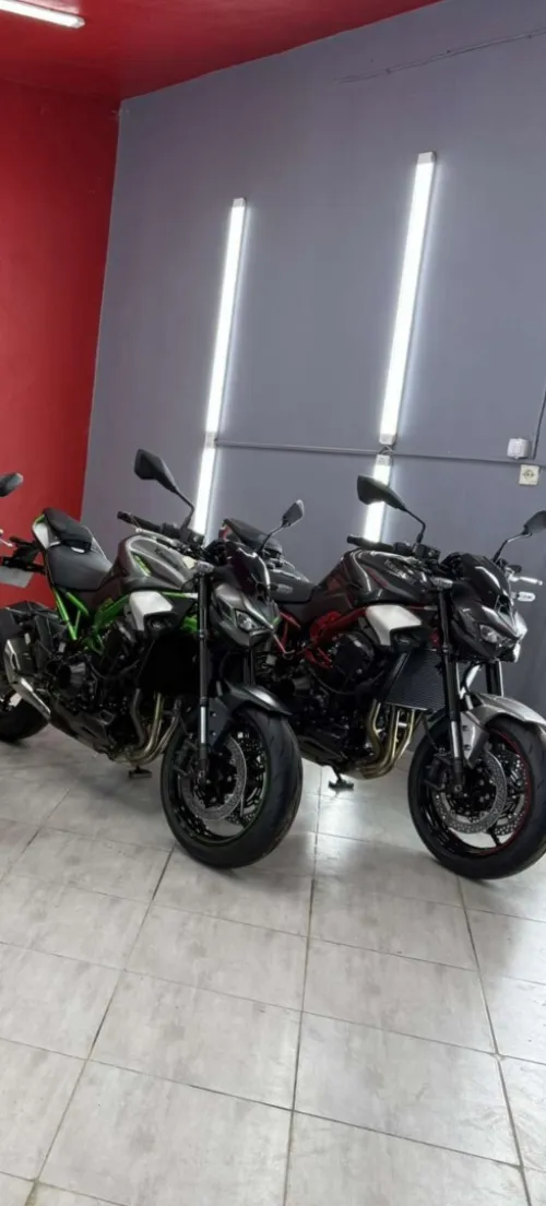 Kawasaki Z900 2025