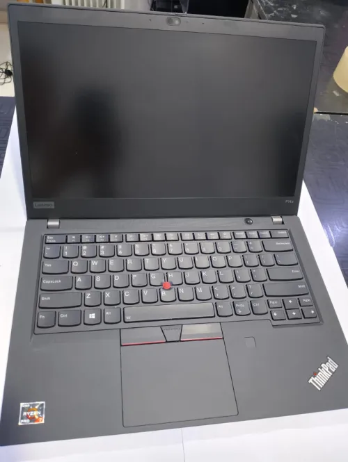 Lenovo ThinkPad P14s Ryzen 7 Pro 4750U 16GB Ram 512SSD Nvme 14 pouces FHD IPS 2GB VGA