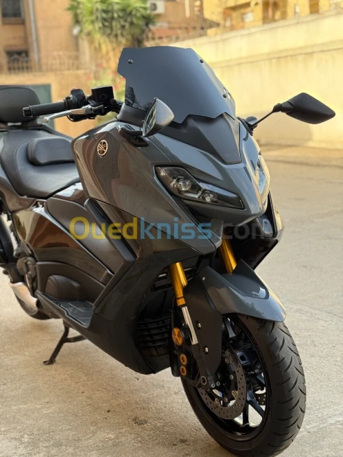 Yamaha Tmax 2022