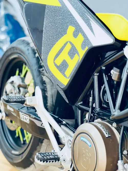 HUSQVARNA 701 SHIFTER PRO 2023
