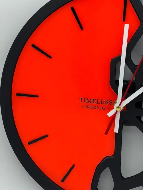 L'Horloge qui Défie les Règles
