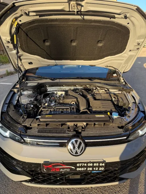 Volkswagen Golf 8 2025 Edition black Full options