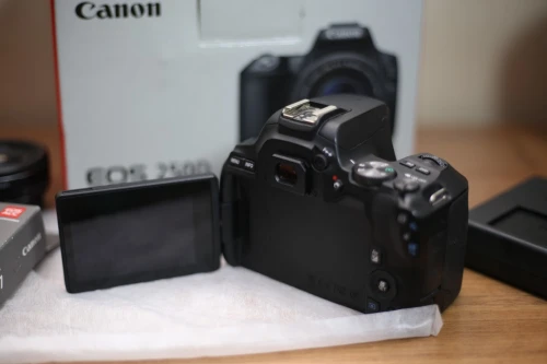 Canon EOS 250d