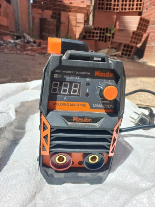 الة تلحيم welding machine machine à souder Kzubr MMA-200N 