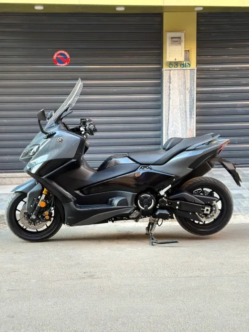 Yamaha Tmax 2022