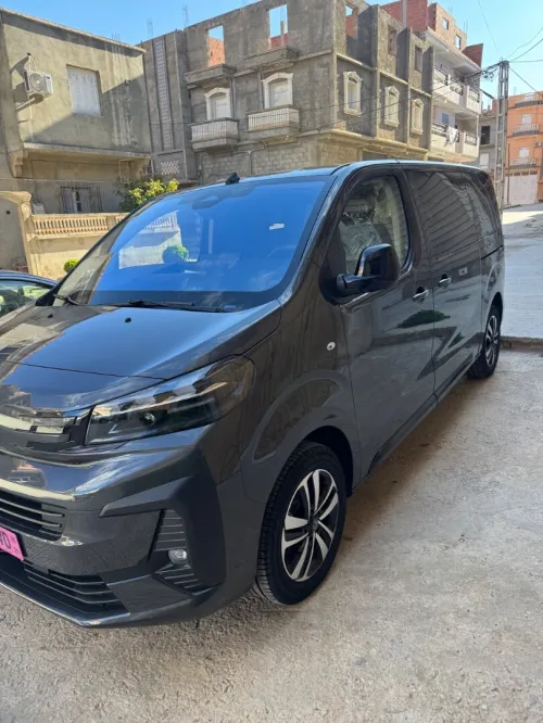 Peugeot Expert 2026 Travler