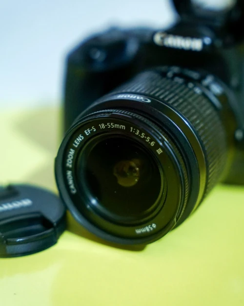 Canon 200D + 18-55mm