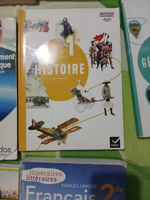 Livre scolaire et Parascolaire