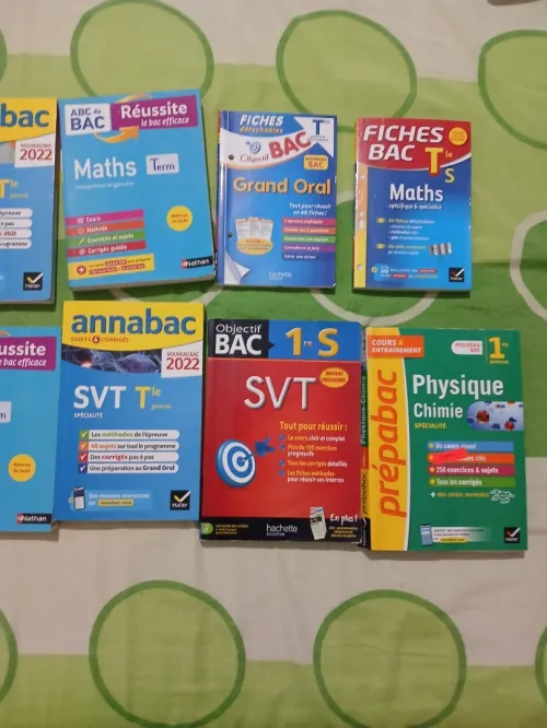Livre scolaire et Parascolaire