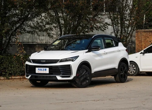 Geely Coolray 2025 مقاعد كهربائية، مقاعد مدفأة، فتحة سقف بانورامية، ملاقط رياضية، باب خلفي كهربائي. مع نظام إنجليزي