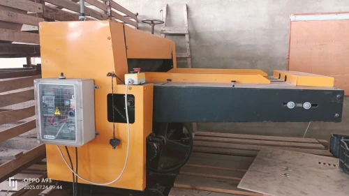 Machine carton poussins plus moule