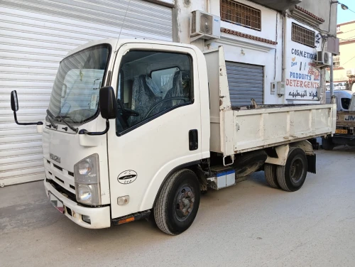 Isuzu NMR 71 2013