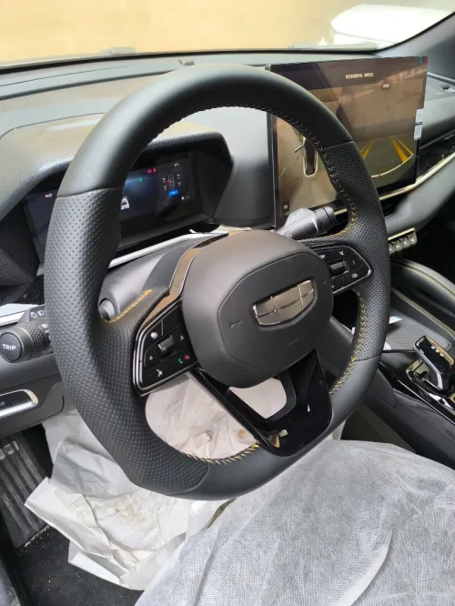 Geely Coolray 2025 