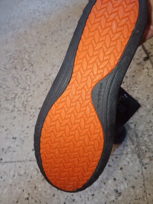 Très belle chaussures de plage et de plange venue d'Angleterre neuf