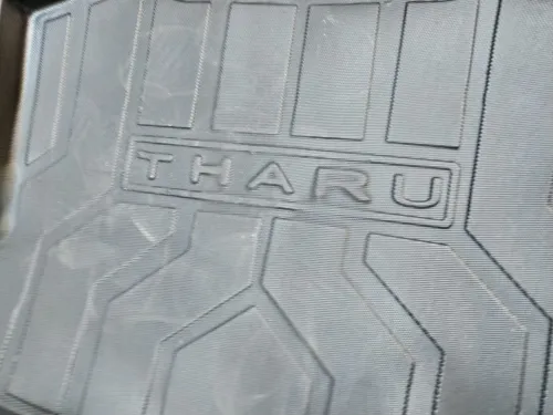Tapis de COFFRE THARU 7D CARBONIX