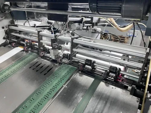 Machine d'impression sur les feuilles métaliques