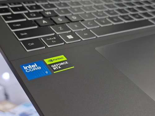 LAPTOP ASUS VIVOBOOK V16 V3607V INTEL CORE 7 240H RTX3050 6GB 01TB NVMe 16GB RAM DDR5 5600Mhz ECRAN 16'' 144Hz