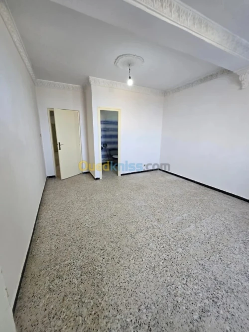 Location Appartement F4 Annaba Annaba