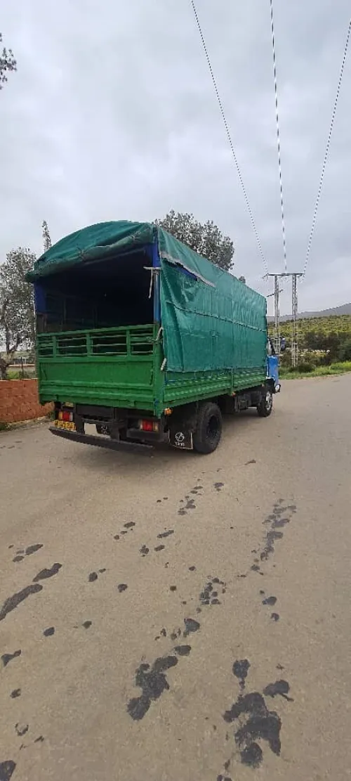Isuzu NPR 1985
