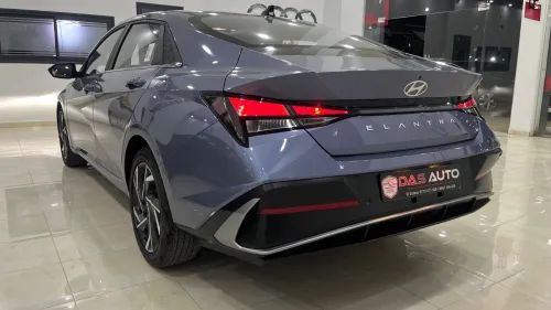 Hyundai Elantra 2025 