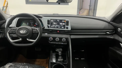 Hyundai Elantra 2025 