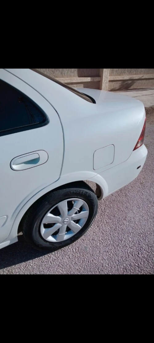 Nissan Sunny 2011 B 10