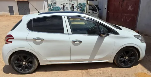 Peugeot 208 2013 Allure
