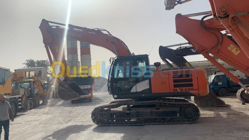 HITACHI 220 2018 NEUF