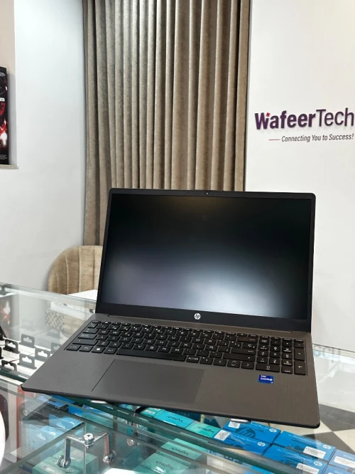 HP 250 G9 i7-1355U 16GB 512GB SSD Écran 15" FHD