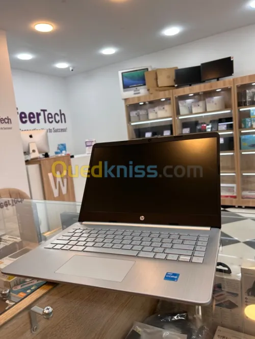 HP 14S 5400 I3-1215U 8GB 256 SSD 