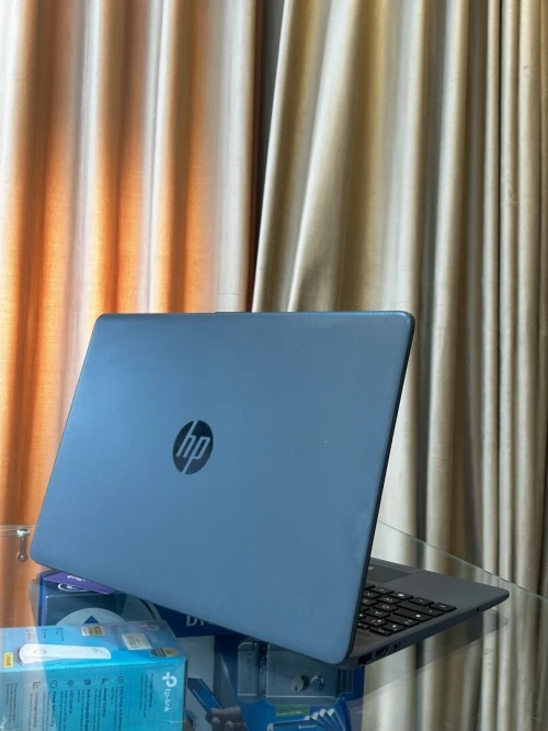HP 250 G9 i5-1235U 8GB 256GB ÉCRAN15"FHD 