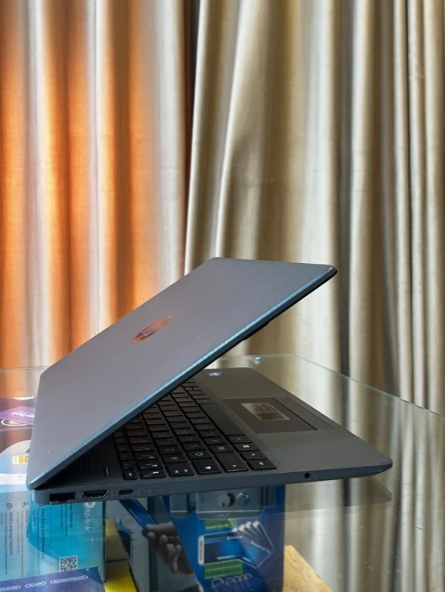 HP 250 G9 i5-1235U 8GB 256GB ÉCRAN15"FHD 
