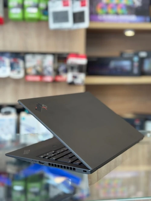 LENOVO THINKPAD X1 CARBON i5-10210U 8GB 256GB ÉCRAN 14" FHD