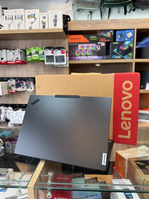 LENOVO THINKPAD P14s ULTRA 9 285H 64GB 1TB SSD 14" 3K NEUF SOUS EMBALLAGE