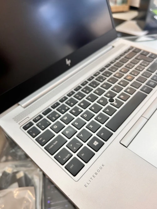 HP ELITEBOOK 840 G5 I5-8EM 8G 256SSD 14" FHD 