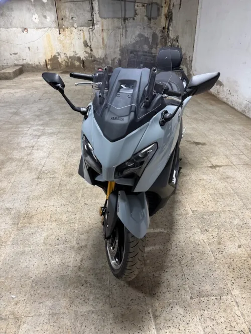 Yamaha Tmax 2025