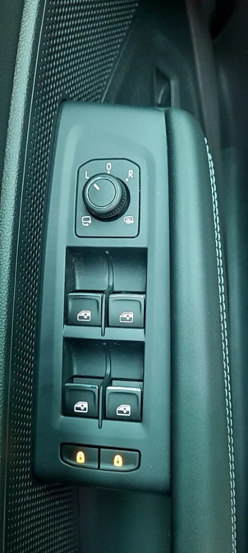 Volkswagen Passat 2025 PRO