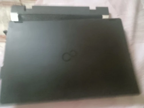 FUJITSU U759 I5 8EM 8 GB RAM 256 SSD AVEC CHARGEUR ET BATTERIE