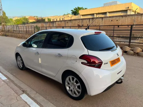 Peugeot 208 2016 Active Facelift