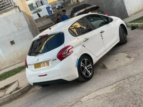 Peugeot 208 2015 208