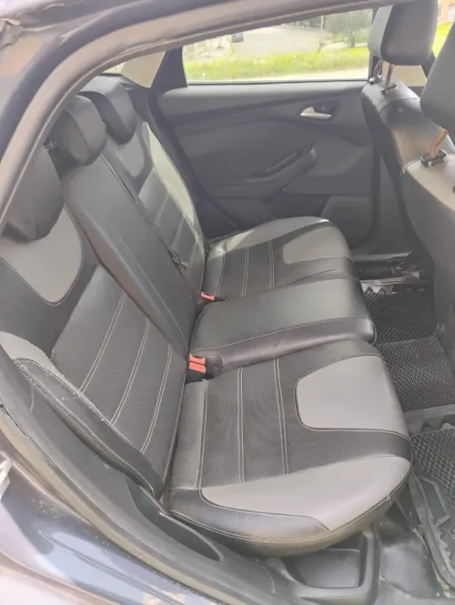 Ford Focus 4 portes 2013 Titanium
