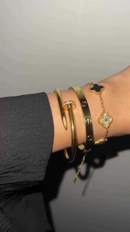 Pack 2 bracelets cartier et vancleef