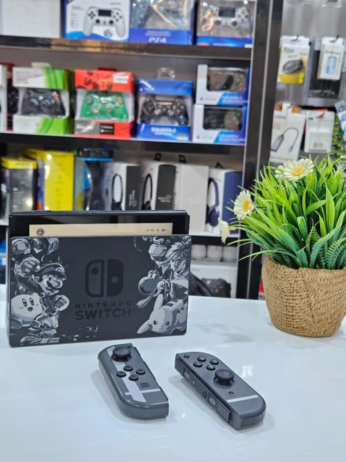 Nintendo Switch V2 Flaché édition limitée Super Smash Bros. Ultimate